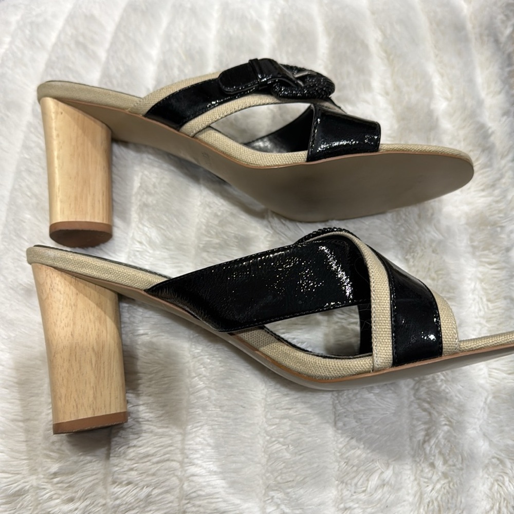 NWOT White House Black Market | Size 10M | Black Patent w/ buckle and Maple Heel - Picture 3 of 4